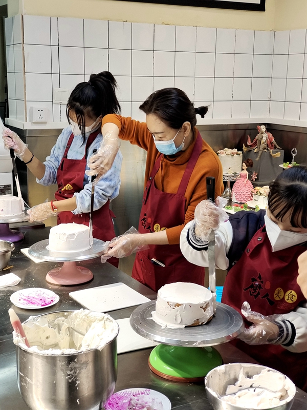 萌兔DIY蛋糕體驗活動完成!(圖2) 微信圖片_202301081133401.jpg