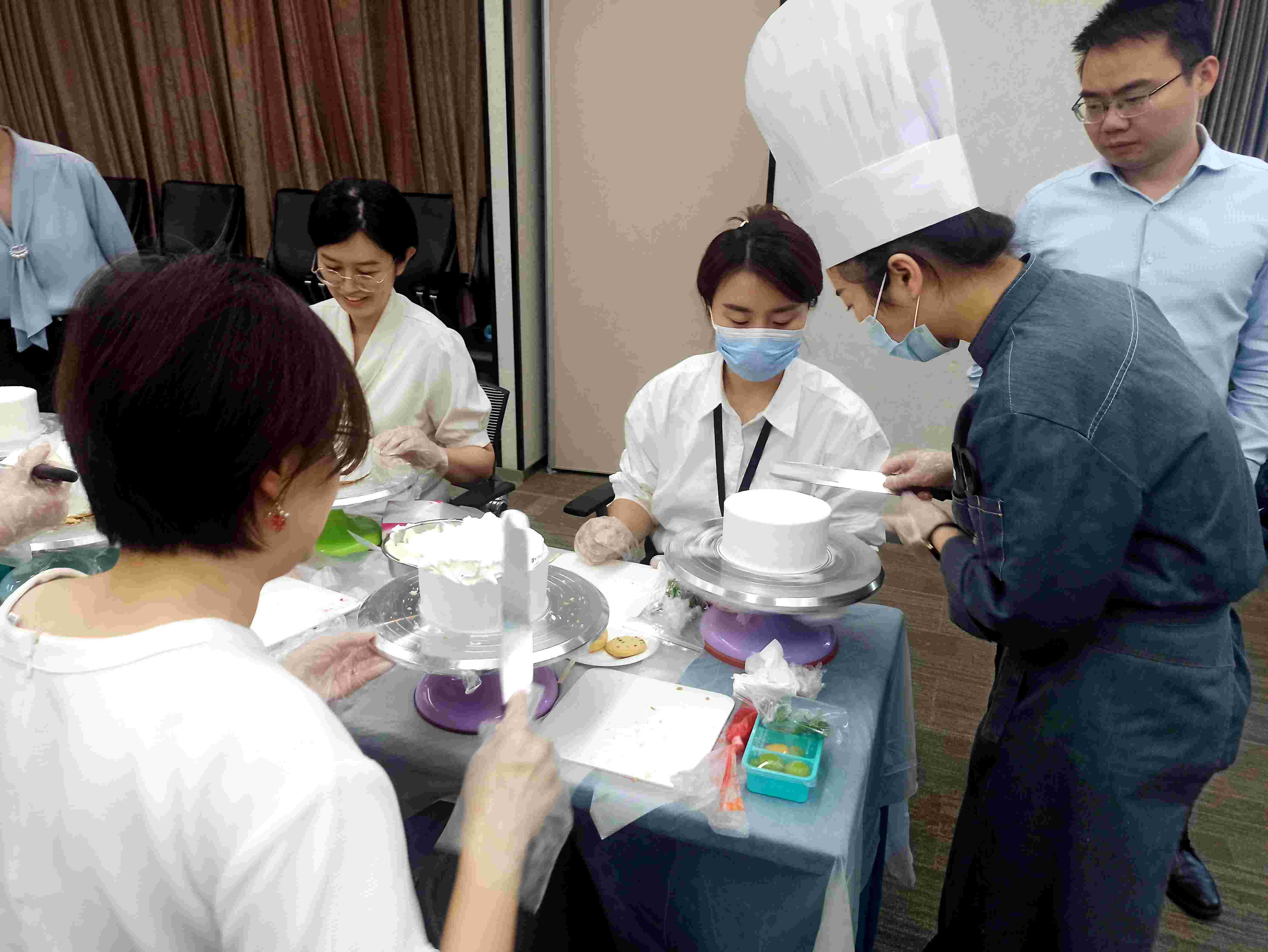 為單位舉辦西點體驗活動(圖2) 微信圖片_20230830120505_1.jpg