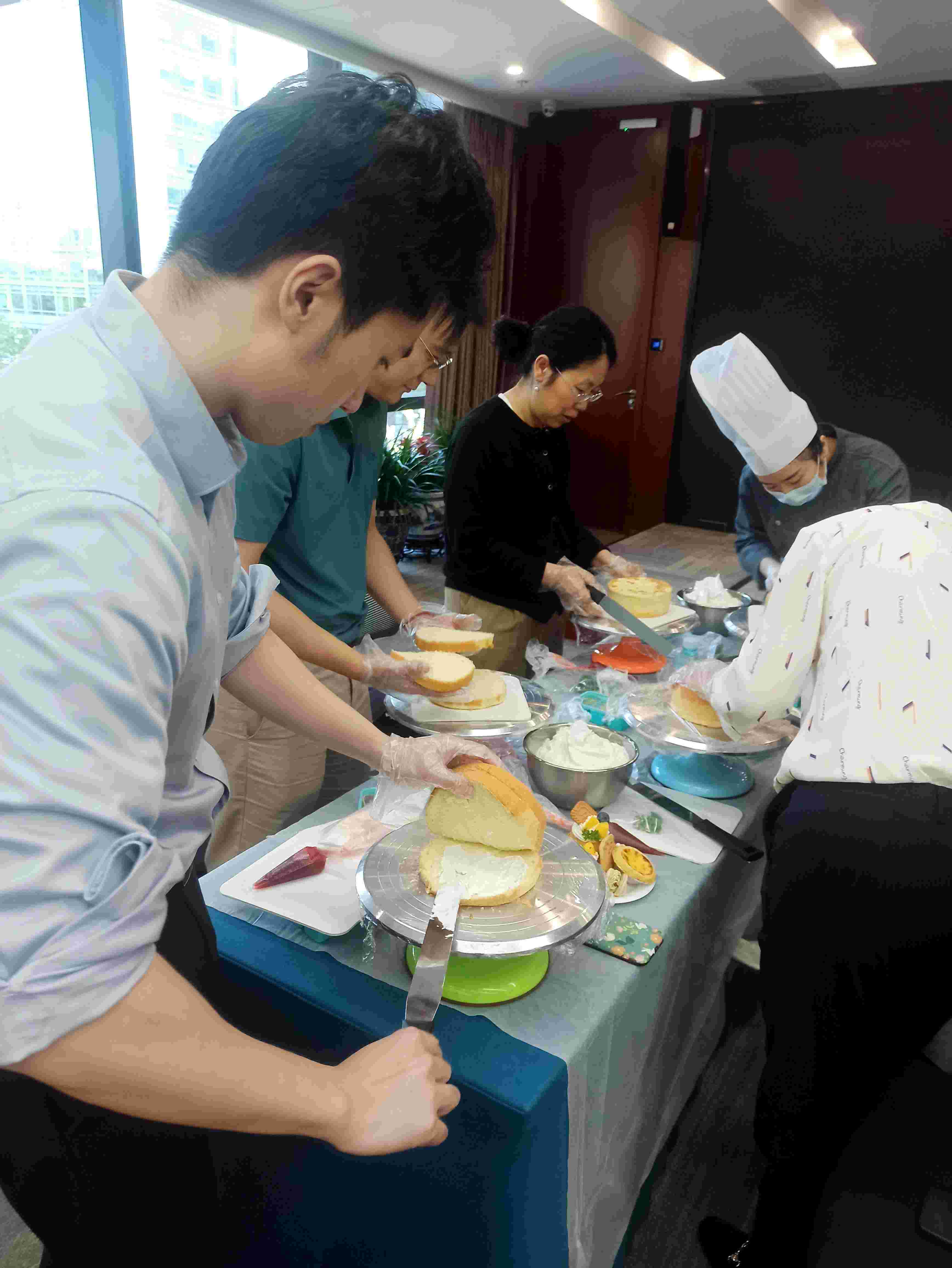 為單位舉辦西點體驗活動(圖5) 微信圖片_20230830120620.jpg