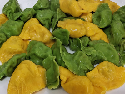 北京唐人美食培訓學校開展“迎冬至包餃子”活動。(圖12) 93d49f4ca97194994fff3403d91e832.jpg